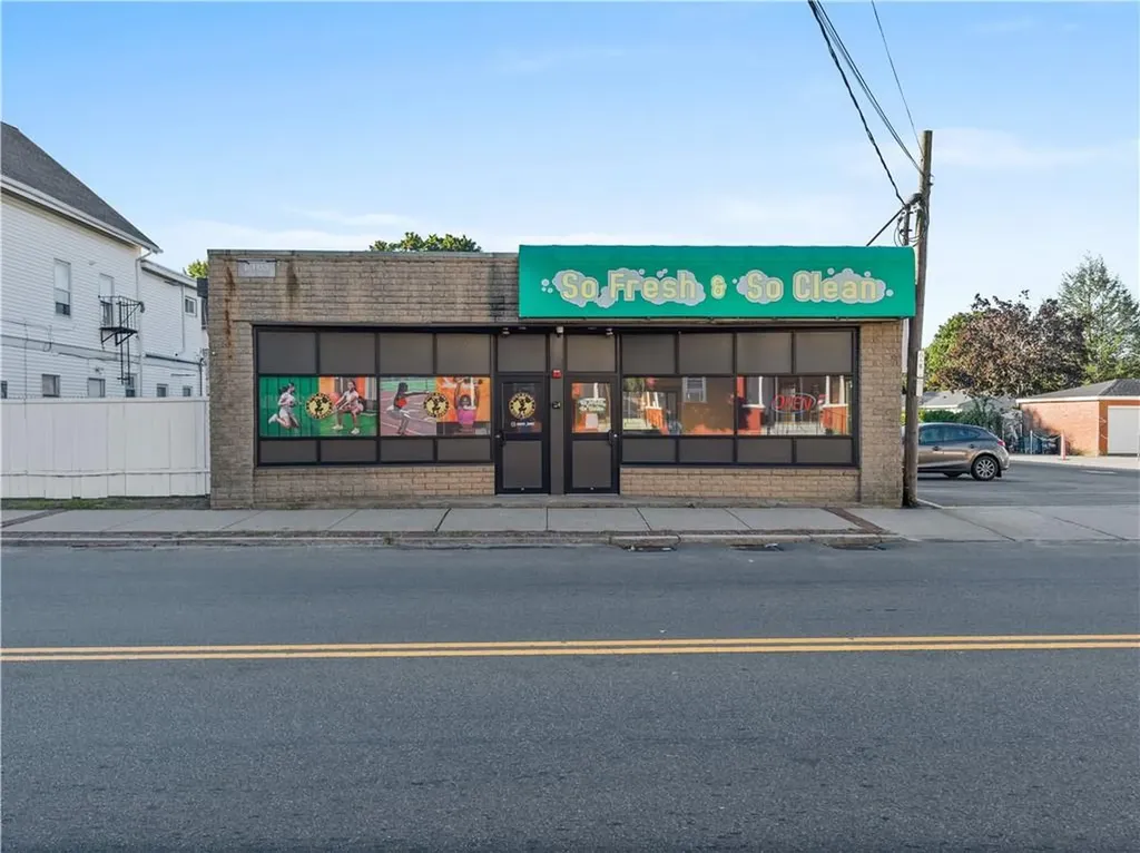 942 Mineral Spring Avenue North Providence RI 02904