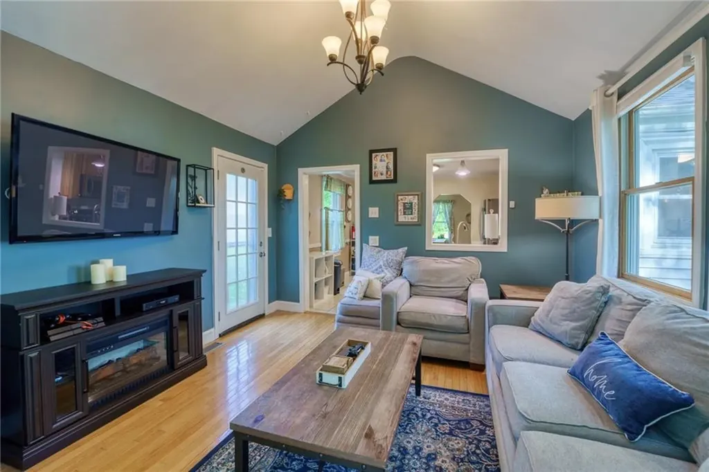 88 Iroquois Road Cumberland RI 02864