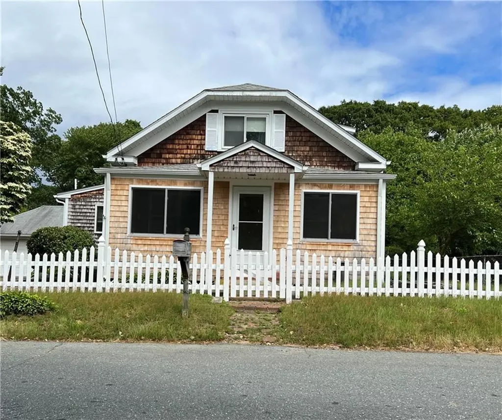 72 Yates Avenue Warwick RI 02889