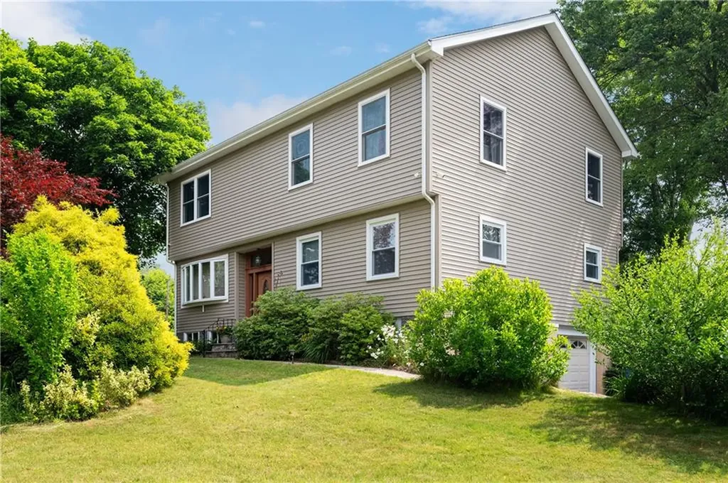 28 Beachwood Drive Cumberland RI 02864