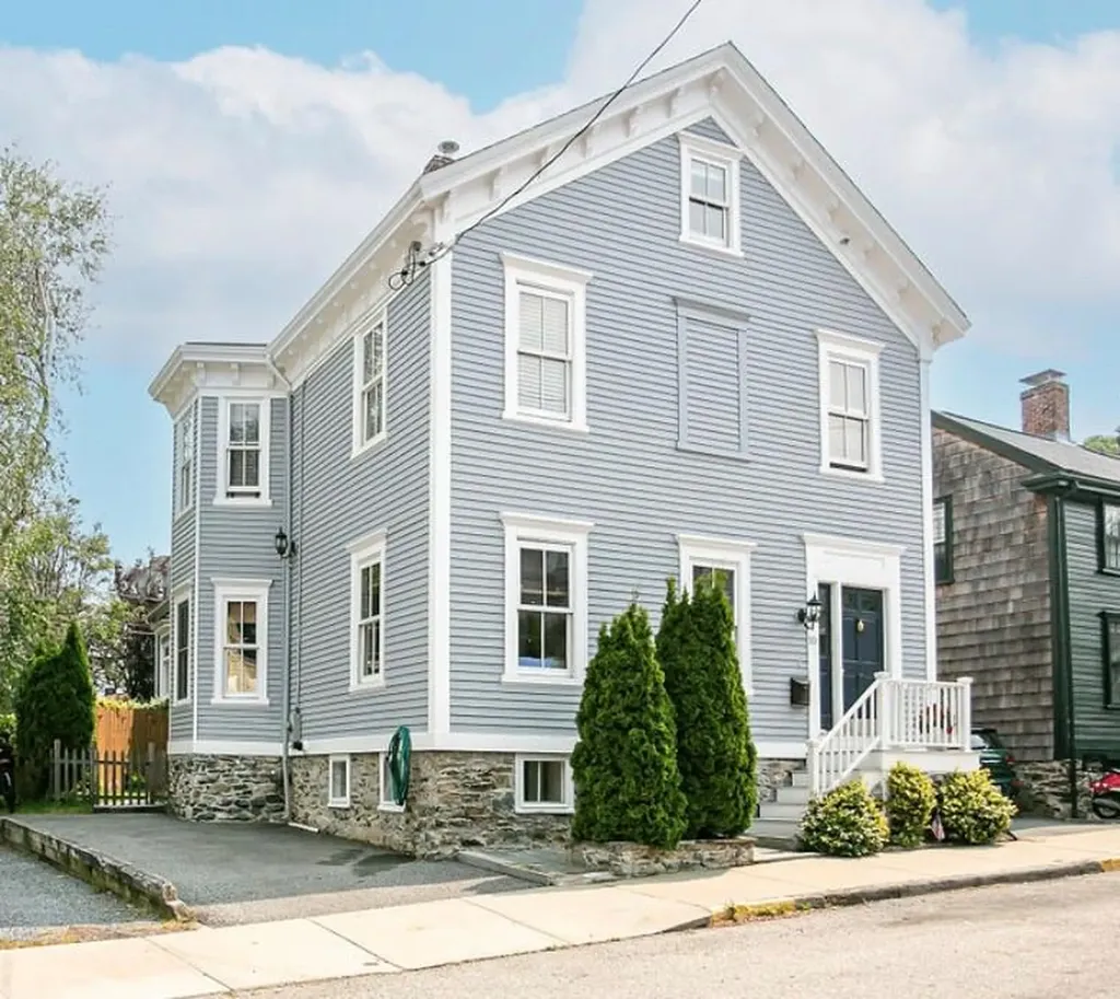 10 Sherman Street Newport RI 02840