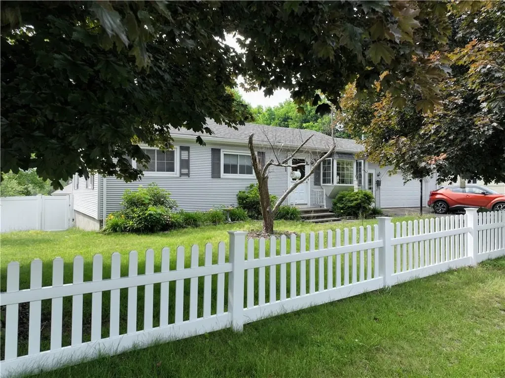 103 Madeleine Avenue Woonsocket RI 02895