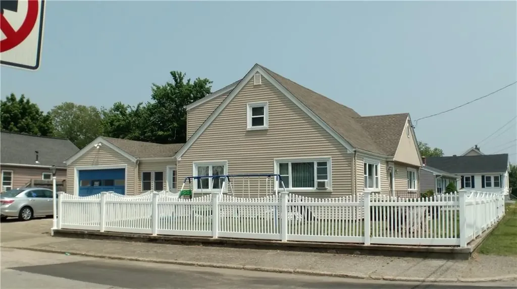 75 Toledo Avenue Pawtucket RI 02860