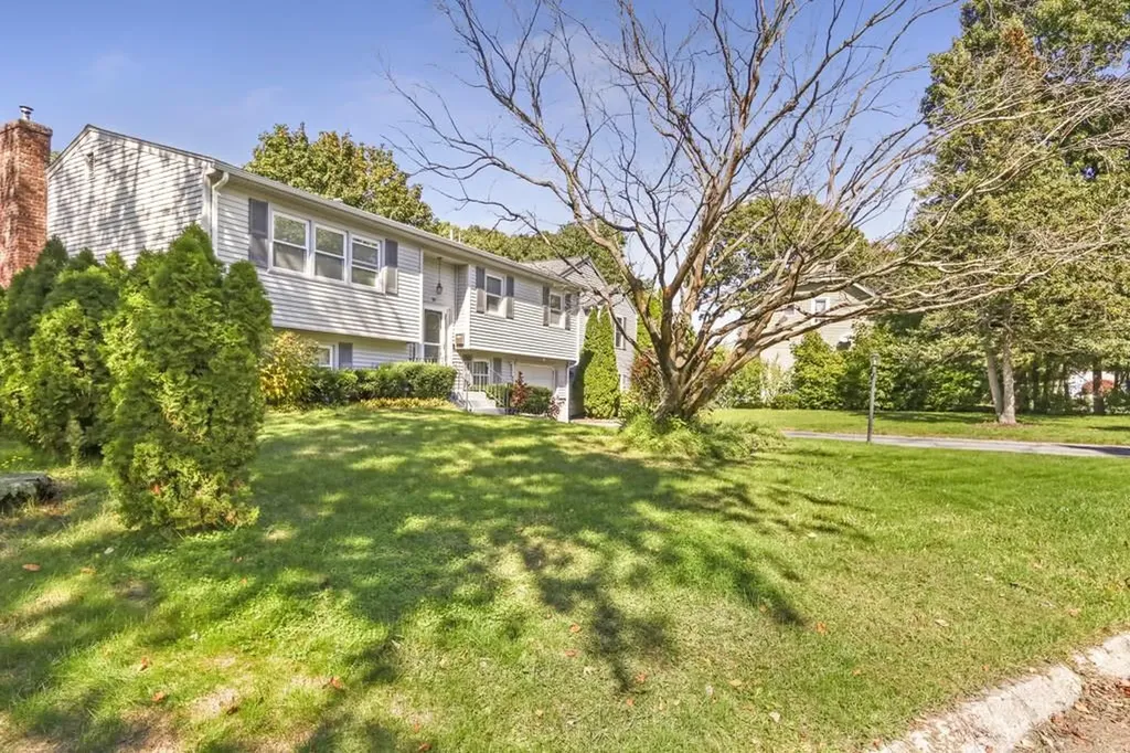 55 Waterman Avenue Warwick RI 02889