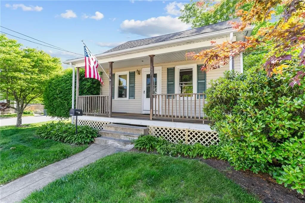 122 Read Avenue Coventry RI 02816