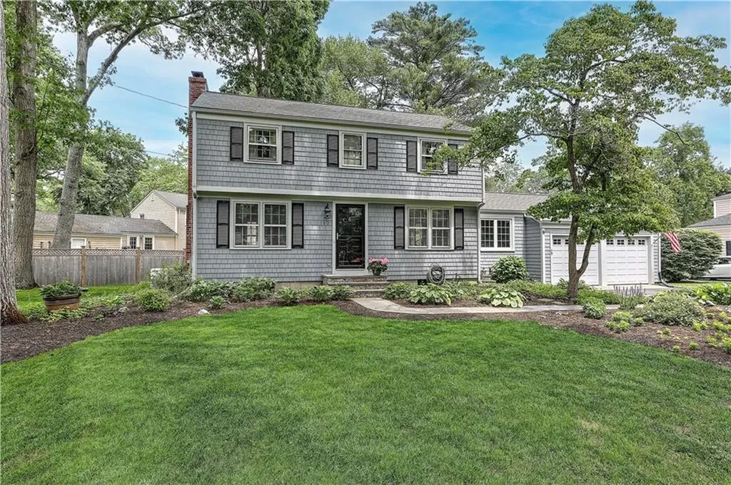 12 Briarwood Drive Barrington RI 02806
