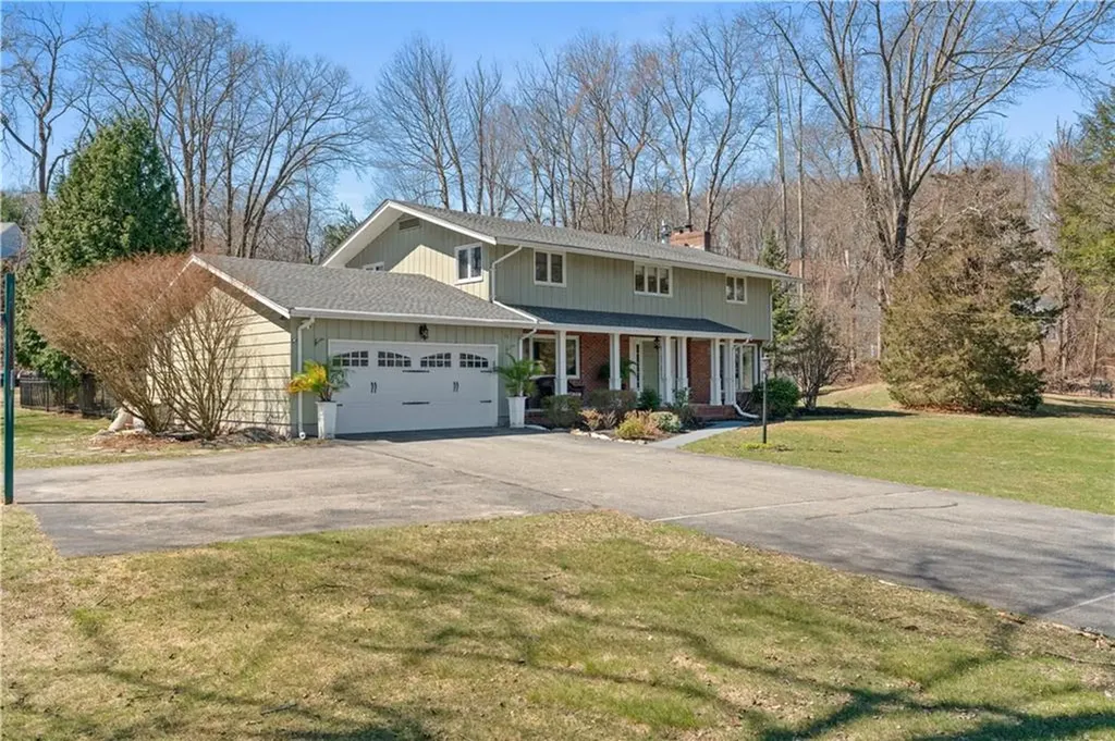 22 Kennedy Boulevard Lincoln RI 02865