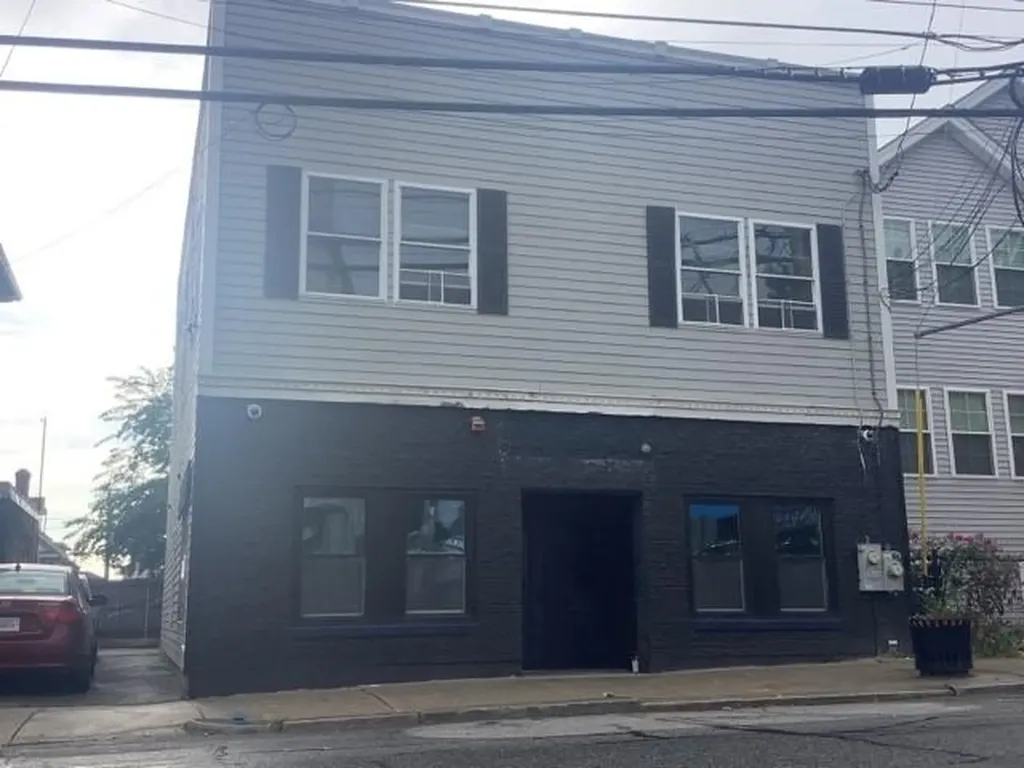 612 Charles Street Providence RI 02904