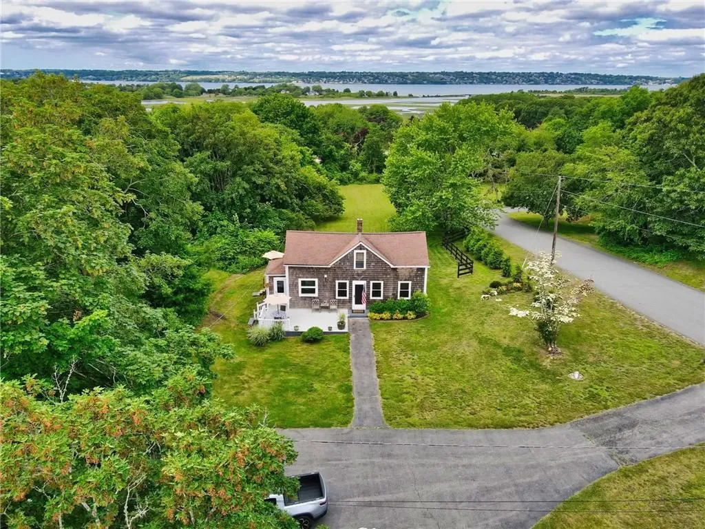 50 Wampanog Lane Tiverton RI 02878