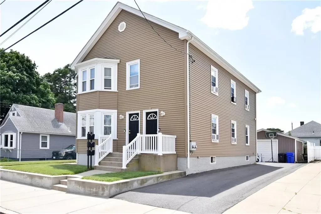 72 Perrin Avenue Pawtucket RI 02861