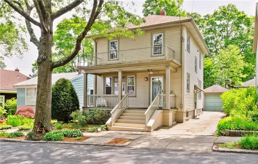 147 10th Street Providence RI 02906