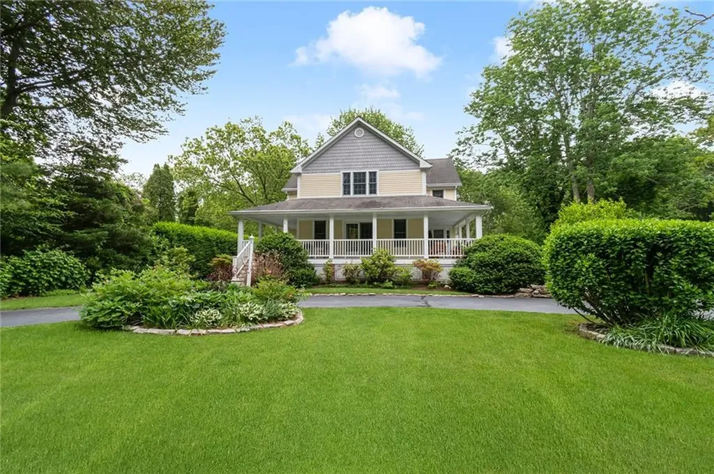 1767 South Road South Kingstown RI 02881