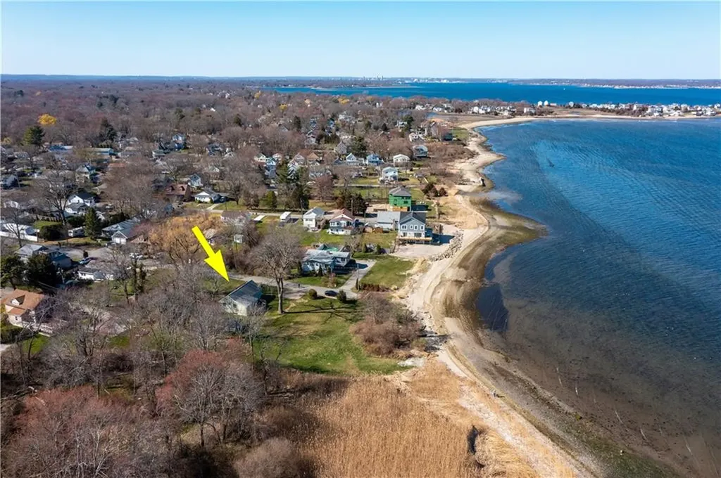 32 Shore Avenue Warwick RI 02889