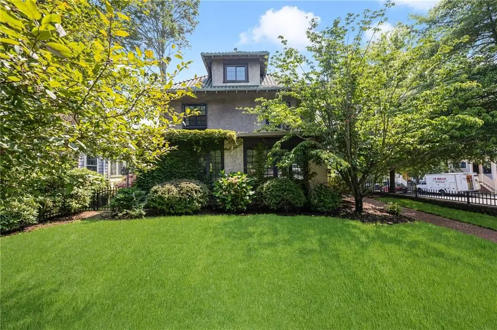 221 Morris Avenue Providence RI 02906