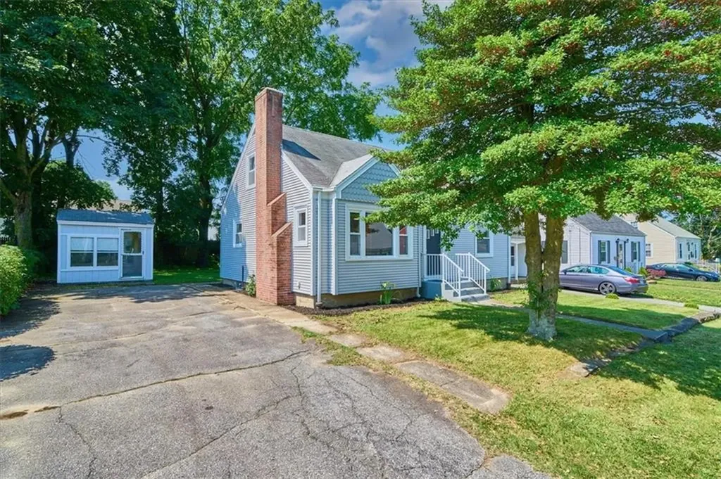 23 Vineyard Avenue East Providence RI 02914