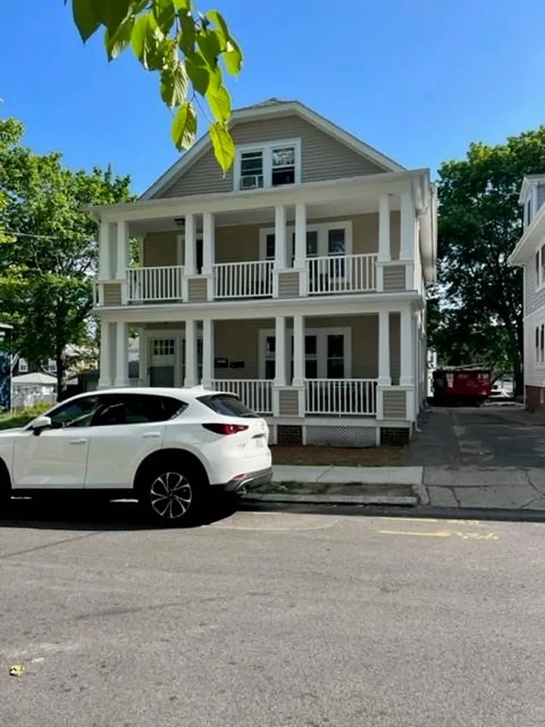27 29 Sargent Avenue Providence RI 02906