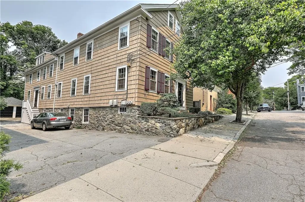 32 Jenckes Street Providence RI 02906