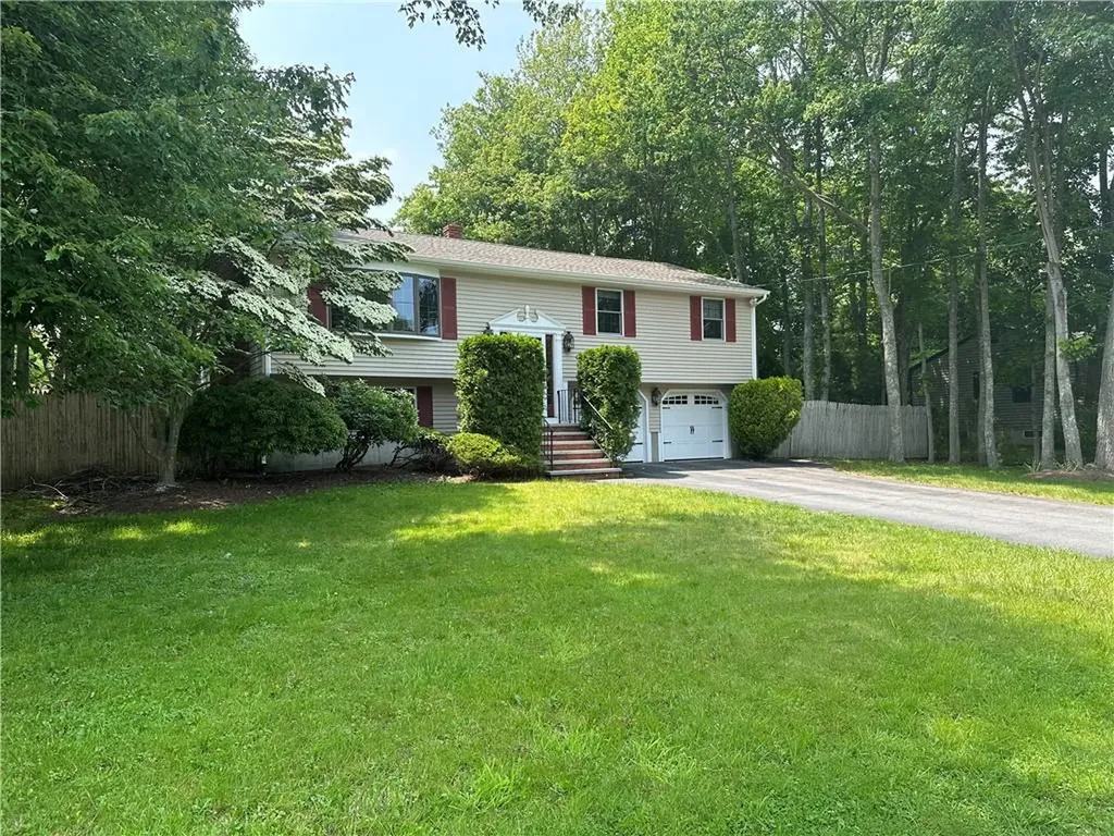 10 Karen Ann Drive Bristol RI 02809