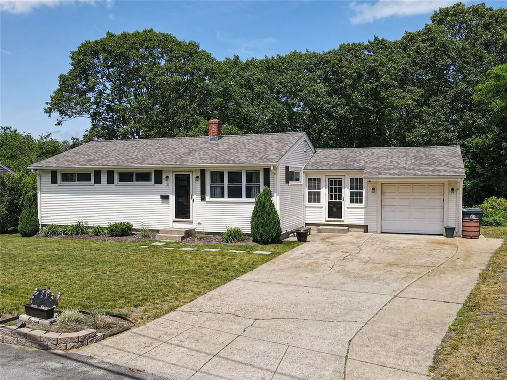21 Keeley Avenue Warwick RI 02886