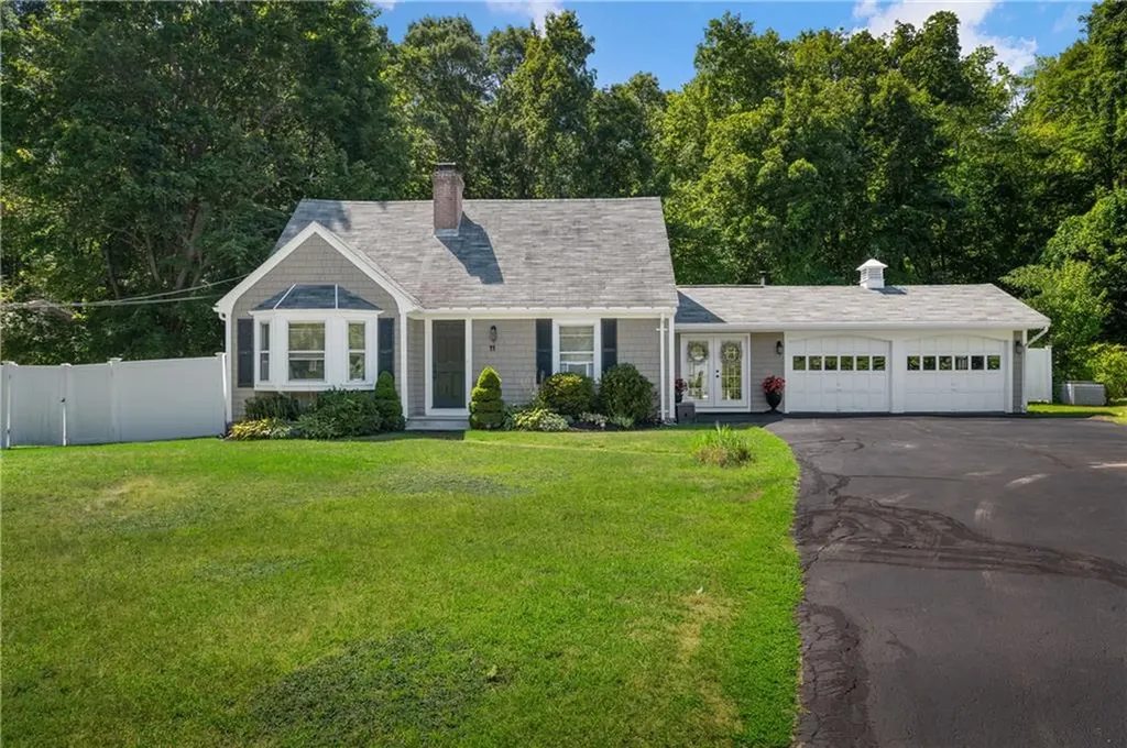 11 Breakneck Hill Road Lincoln RI 02865