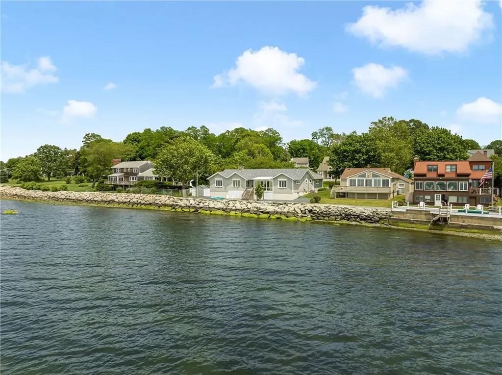35 Brookwood Road Bristol RI 02809