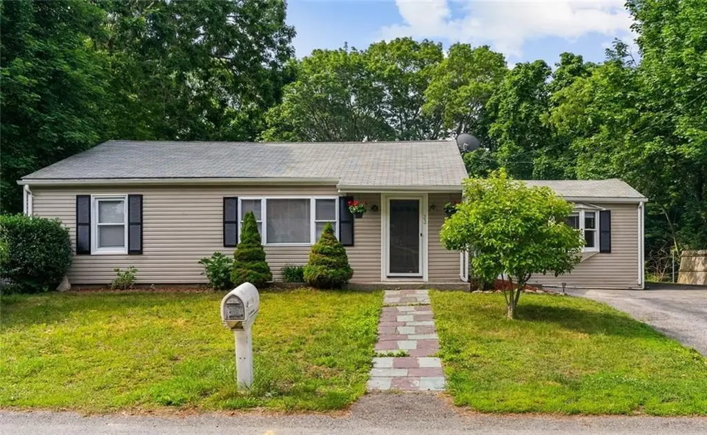 23 Hayden Avenue Tiverton RI 02878