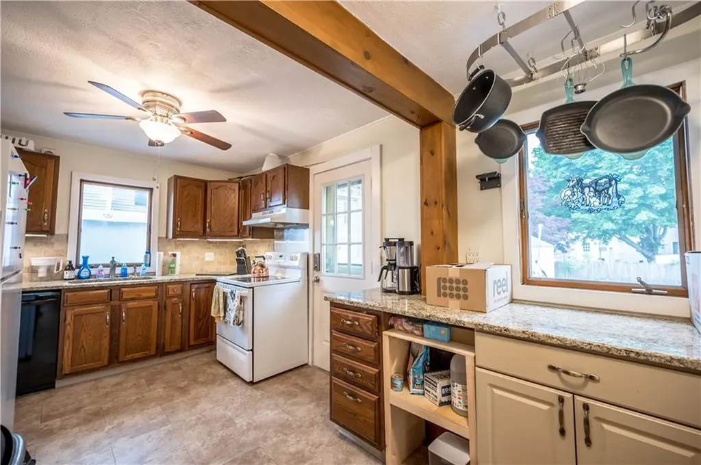 318 York Avenue Pawtucket RI 02860