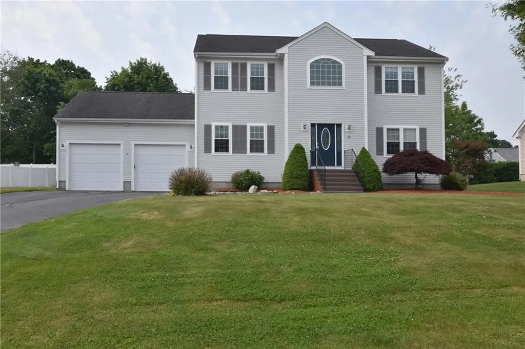 33 Ford Farm Road Tiverton RI 02878