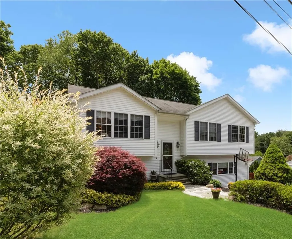 5 Vale Street Cumberland RI 02864