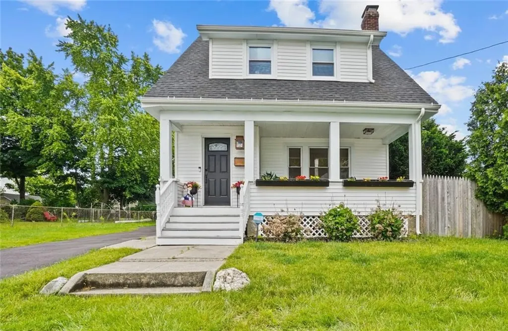 40 Oakland Avenue Cranston RI 02910