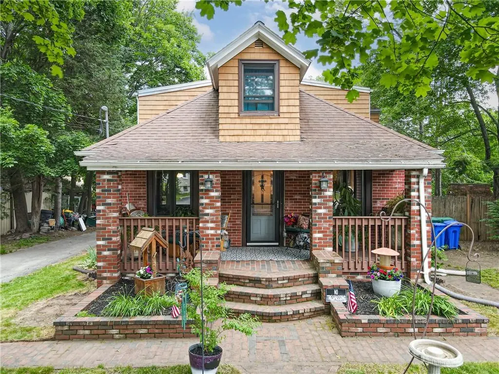 356 Robinson Avenue Attleboro MA 02703