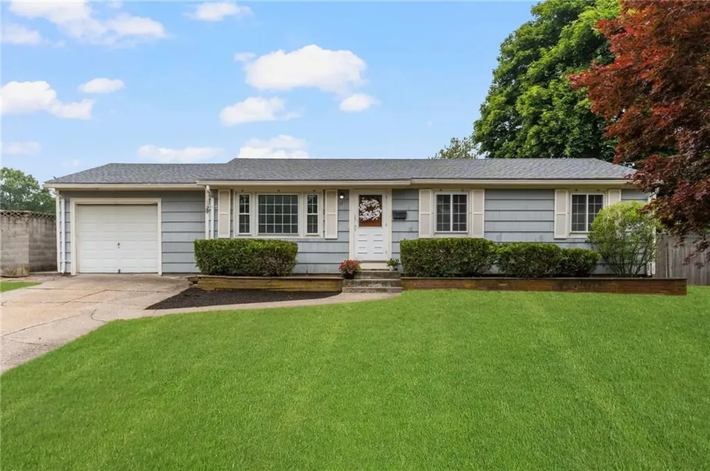 17 Bowman Drive Warwick RI 02889