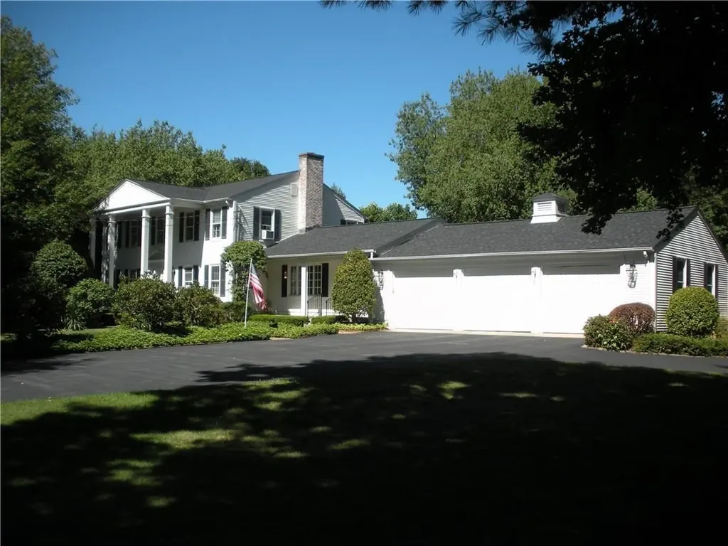 181 Narragansett Bay Avenue Warwick RI 02889