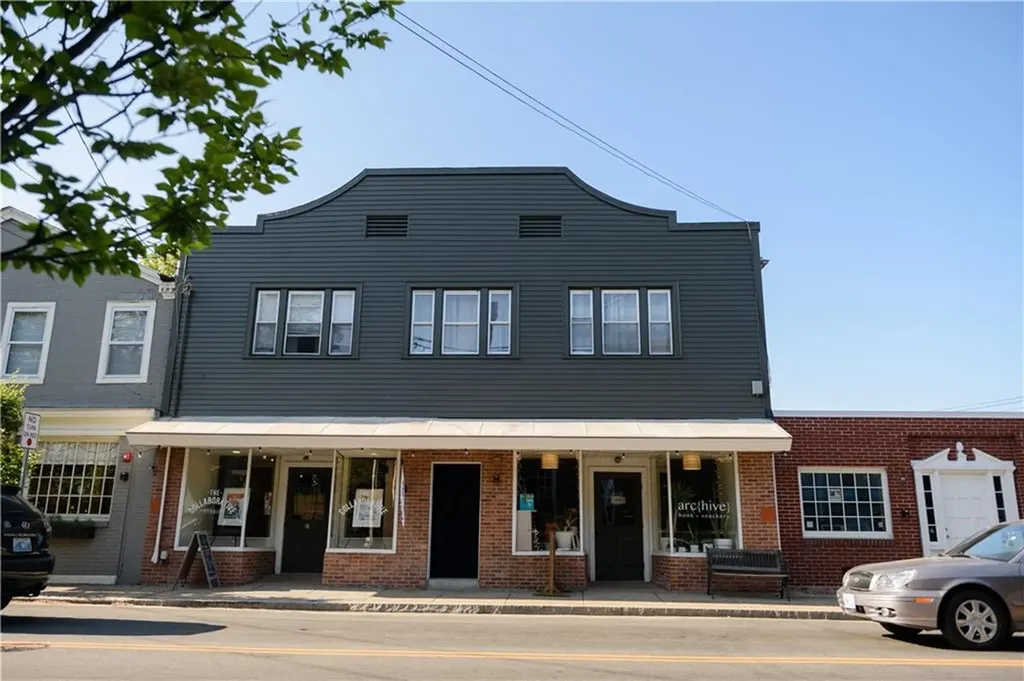 4 Market Street Warren RI 02885