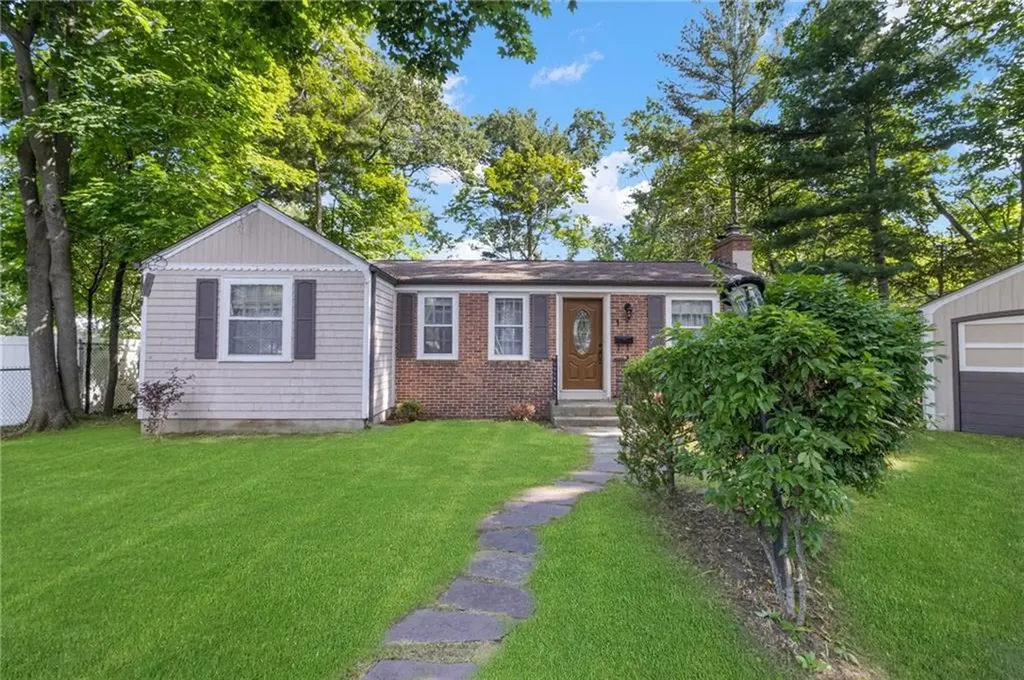 1 Amanda Court Warwick RI 02889