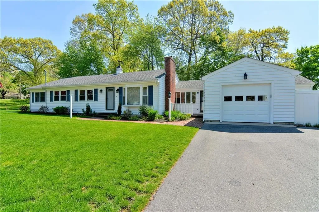 12 Valentine Drive Barrington RI 02806