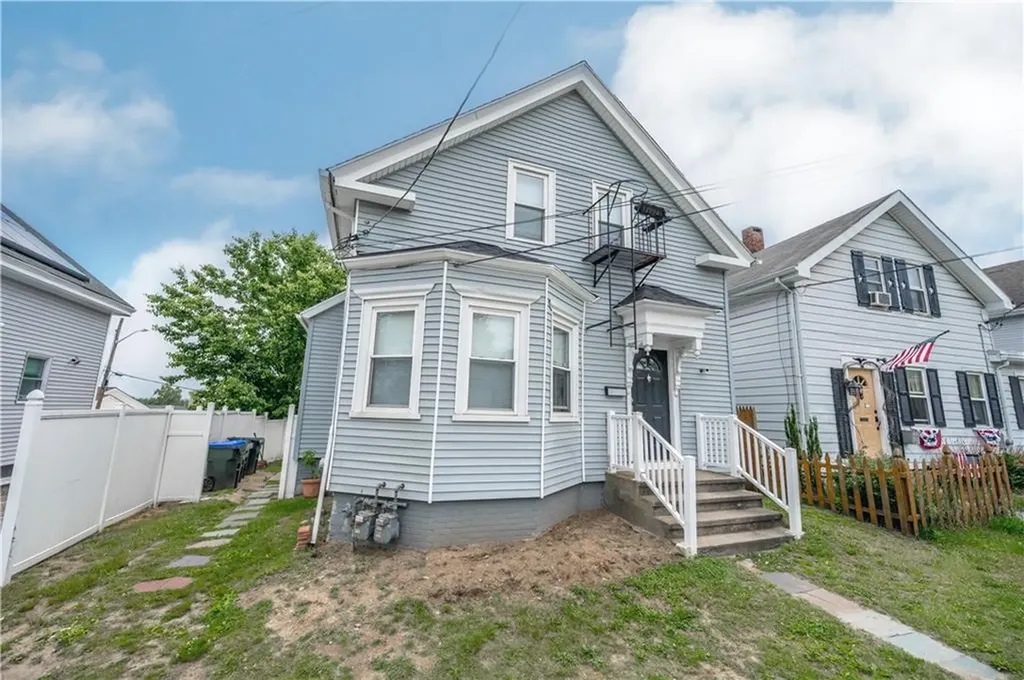 97 Seamans Street Providence RI 02908