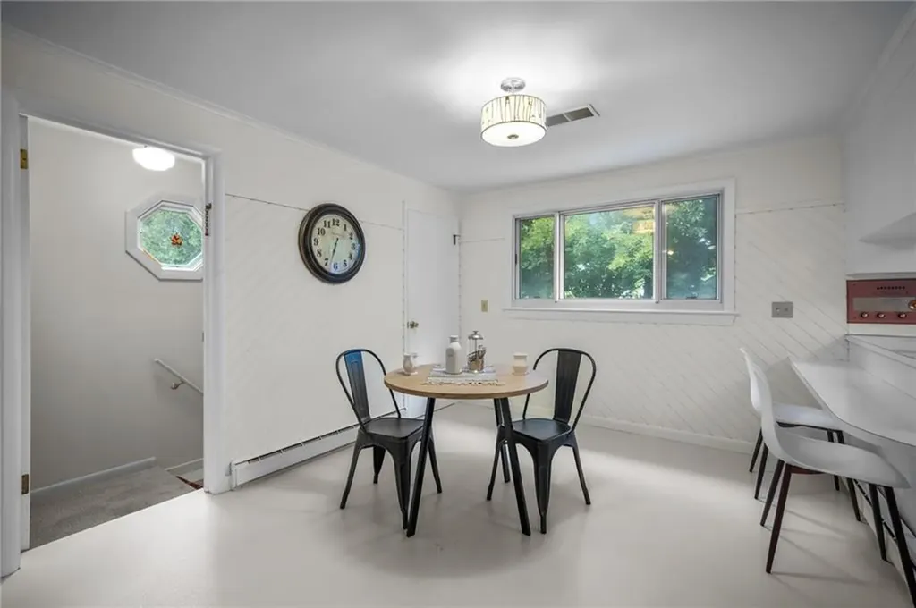 77 Kentucky Avenue Warwick RI 02888