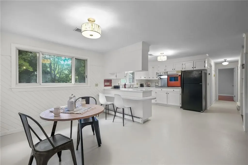 77 Kentucky Avenue Warwick RI 02888