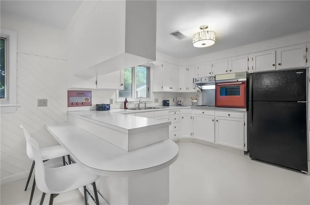 77 Kentucky Avenue Warwick RI 02888