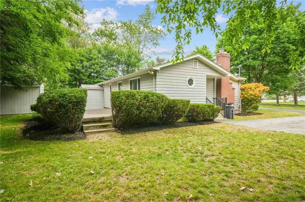 77 Kentucky Avenue Warwick RI 02888