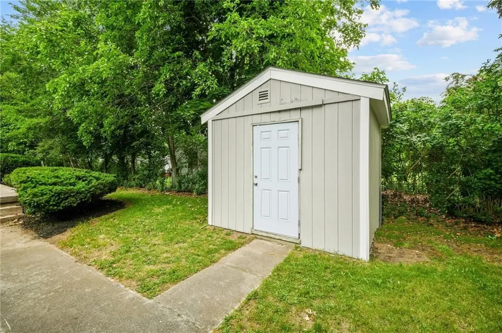 77 Kentucky Avenue Warwick RI 02888