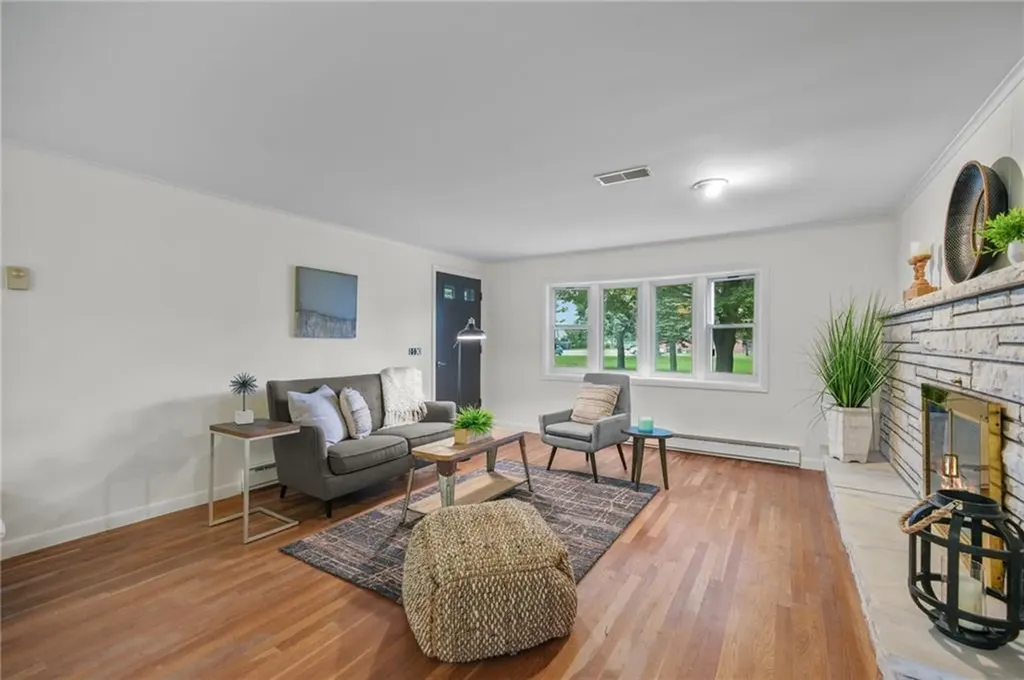 77 Kentucky Avenue Warwick RI 02888