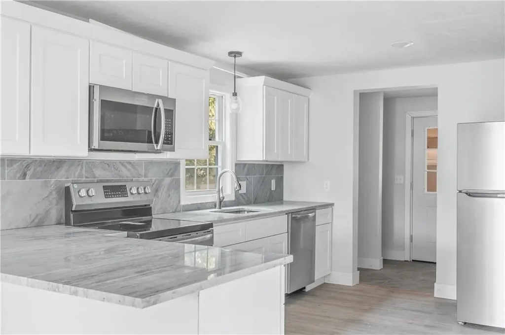 16 Home Avenue Warwick RI 02889
