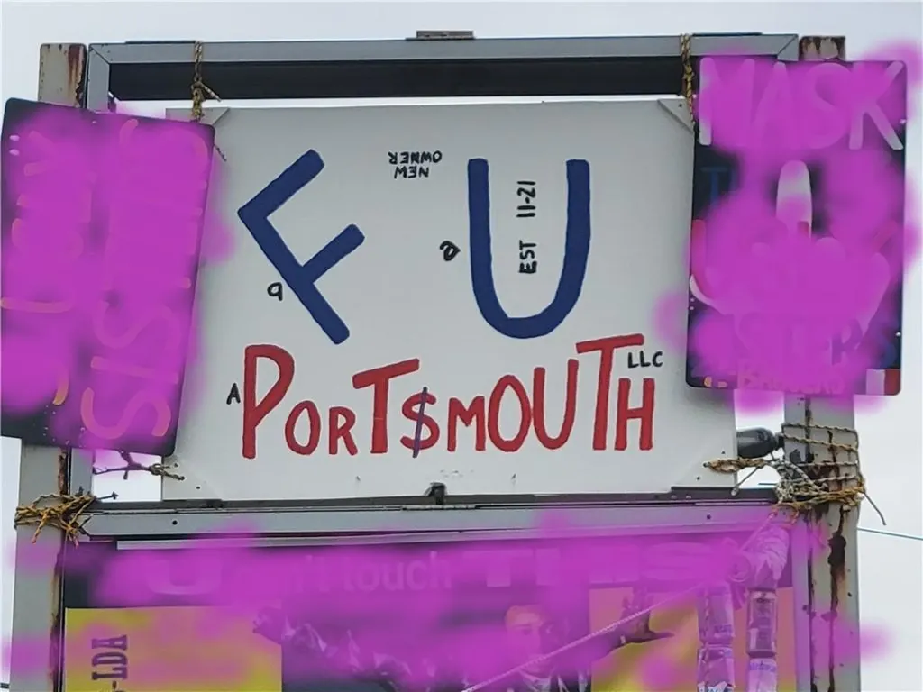 1074 East Main Road Portsmouth RI 02871