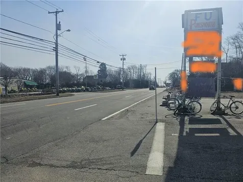 1074 East Main Road Portsmouth RI 02871