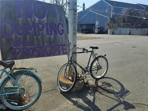 1074 East Main Road Portsmouth RI 02871