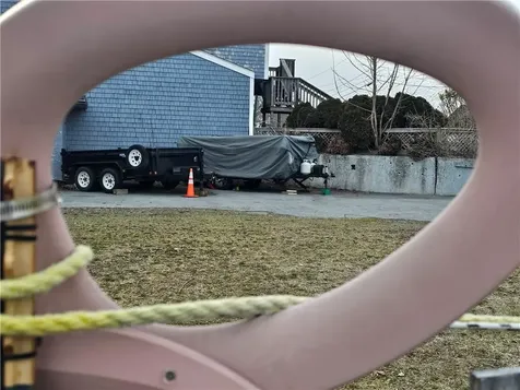 1074 East Main Road Portsmouth RI 02871