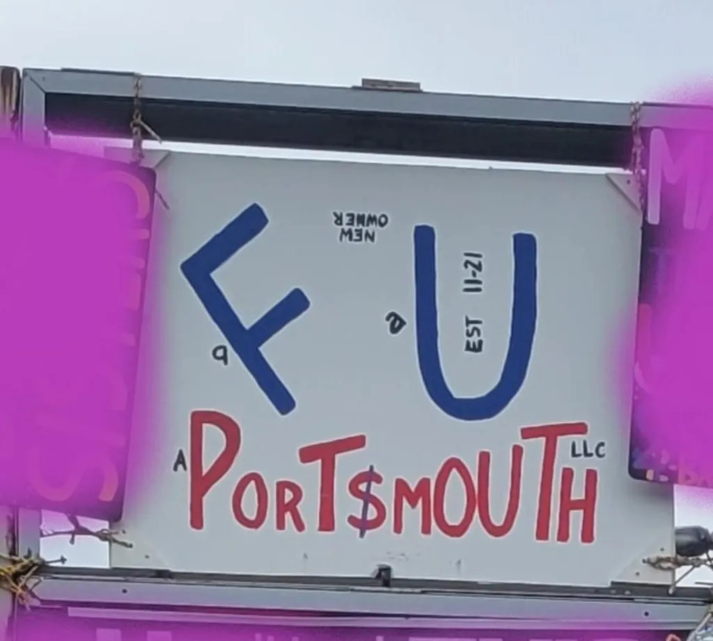 1074 East Main Road Portsmouth RI 02871