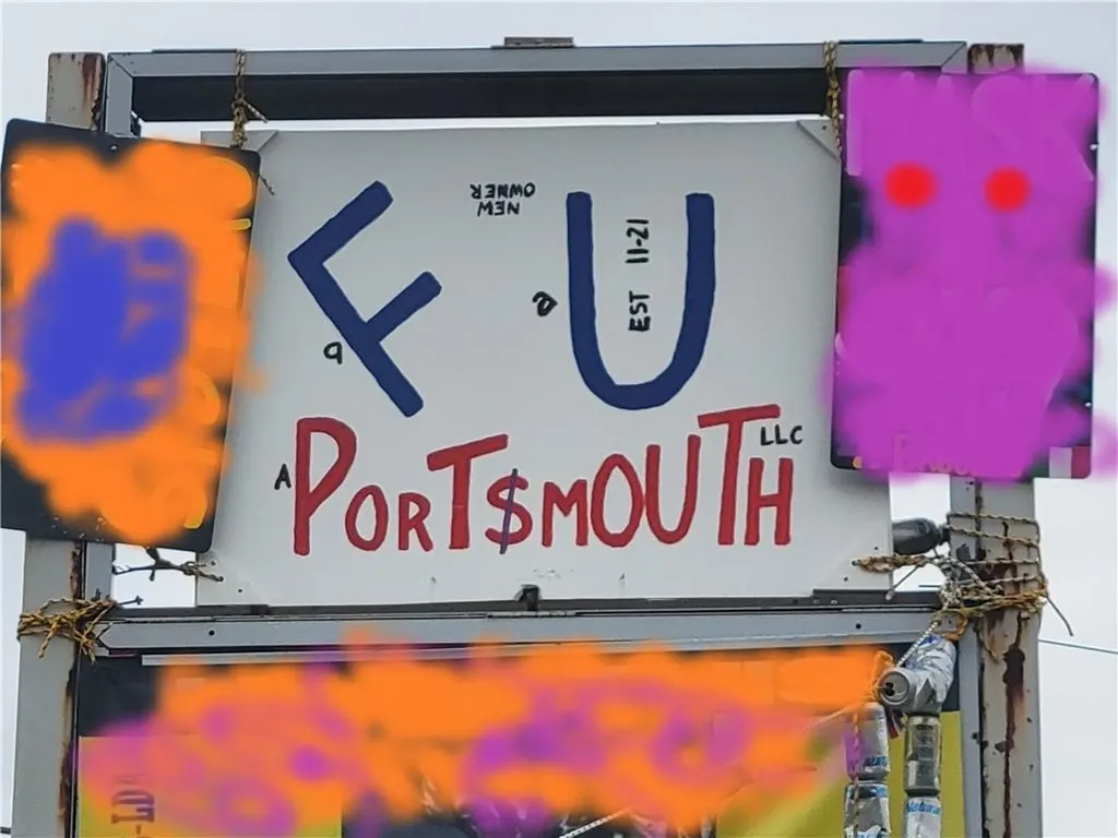 1074 East Main Road Portsmouth RI 02871